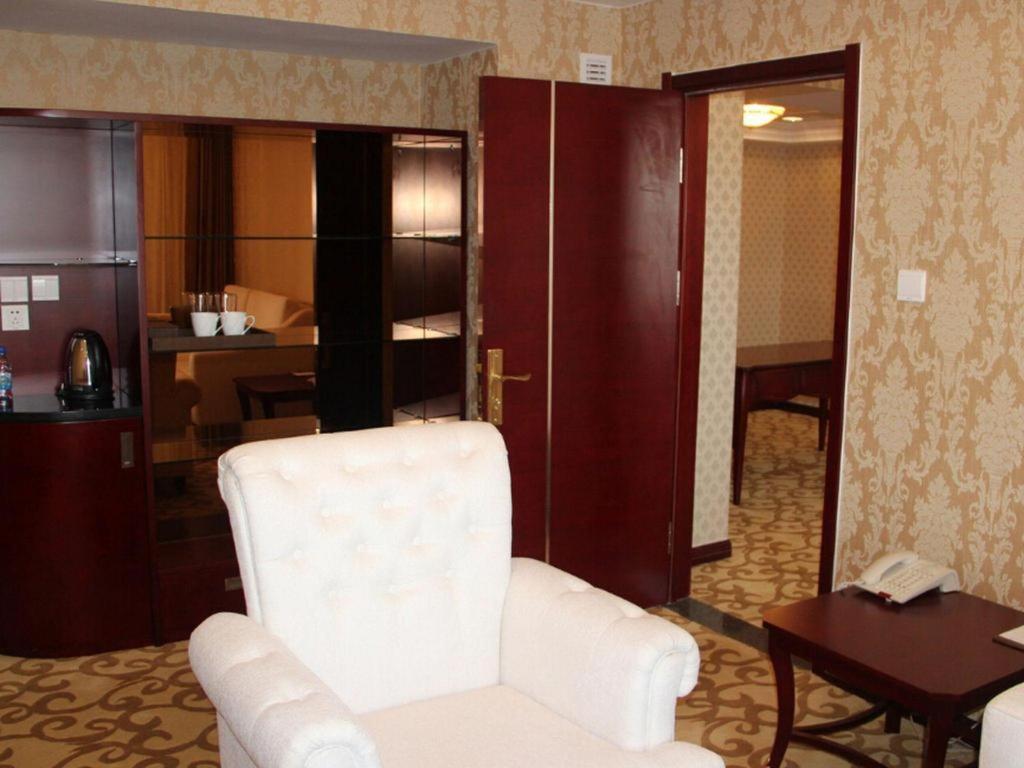 Dalian Southern Airline Pearl Hotel Екстер'єр фото