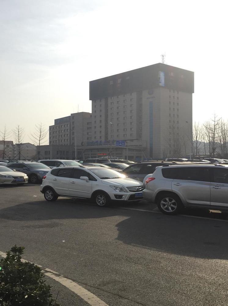 Dalian Southern Airline Pearl Hotel Екстер'єр фото